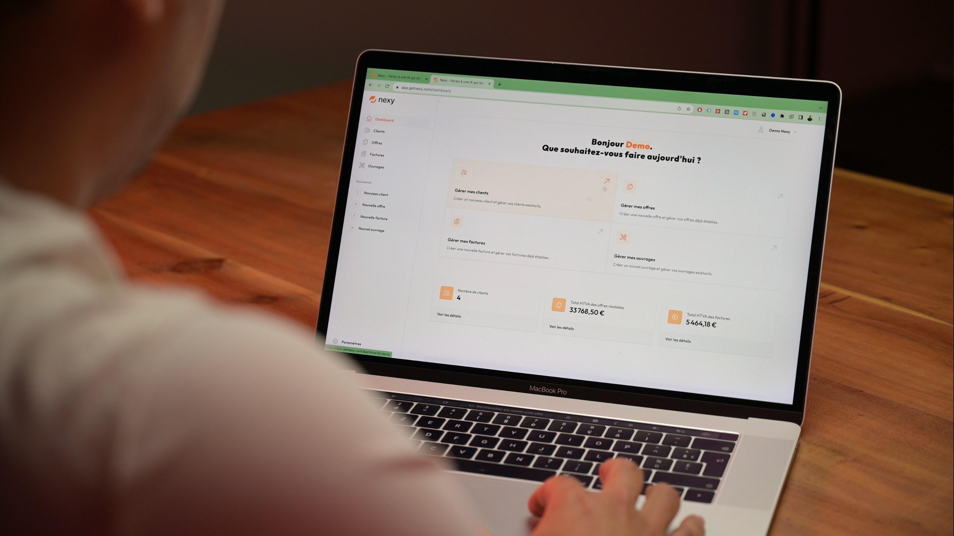 Nexy - Utilisation de l'application web pour toutes vos démarches administratives, offres avec votre voix, bibliothèque d'ouvrage
